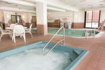 Hotel Drury & East Evansville